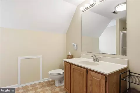 Bath - 59 Harry Settle Rd, Castleton, VA 22716 photo 3 of 5