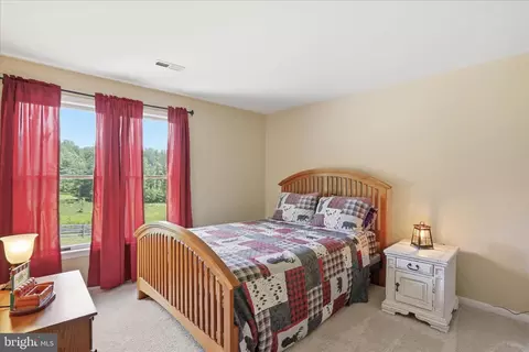 Bedroom - 59 Harry Settle Rd, Castleton, VA 22716 photo 8 of 9