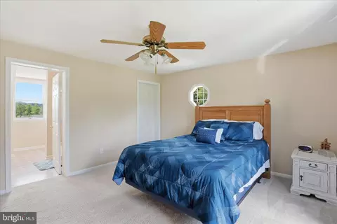 Bedroom - 59 Harry Settle Rd, Castleton, VA 22716 photo 6 of 9