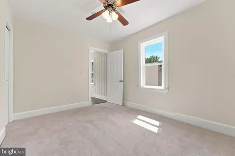 Bedroom - 531 Richmond Rd, Castleton, VA 22716 photo 2 of 6