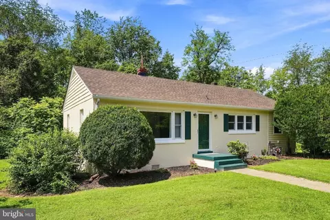 Exterior - 531 Richmond Rd, Castleton, VA 22716 photo 2 of 5