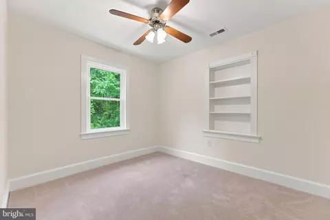 Bedroom - 531 Richmond Rd, Castleton, VA 22716 photo 5 of 6