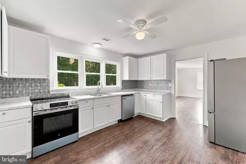 Kitchen - 531 Richmond Rd, Castleton, VA 22716 photo 1 of 3