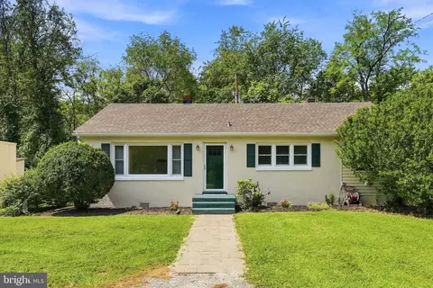Exterior - 531 Richmond Rd, Castleton, VA 22716 photo 1 of 5