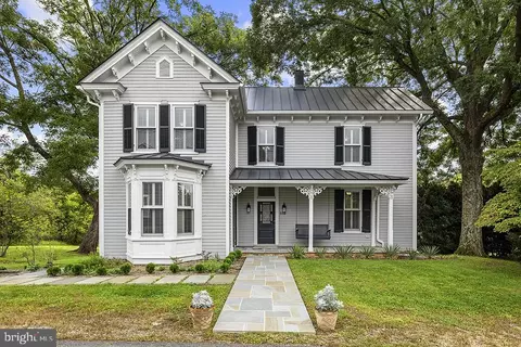558 Gay St, Washington, VA 22747