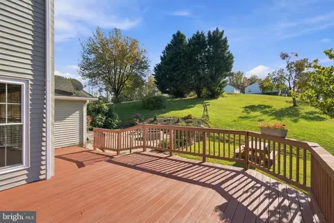 Exterior - 479 Round Hill Rd, Boston, VA 22713 photo 5 of 13