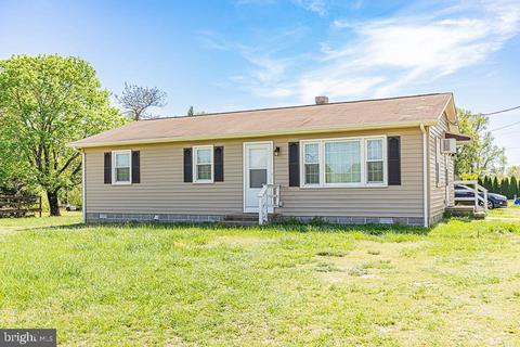 3071 Canal Rd, Farnham, VA 22460