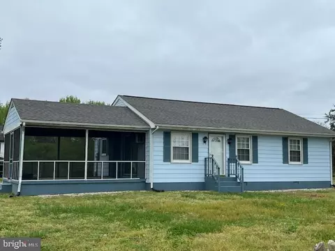 9866 Richmond Rd, Warsaw, VA 22572