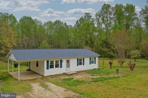 2061 Oak Row Rd, Warsaw, VA 22572