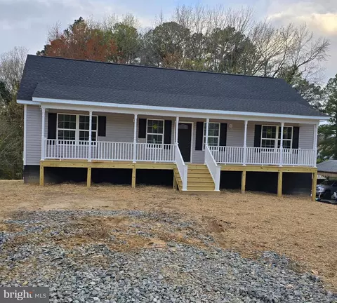 38 Jefferson St E, Warsaw, VA 22572