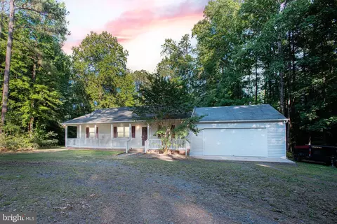 344 Snyder Rd, Warsaw, VA 22572