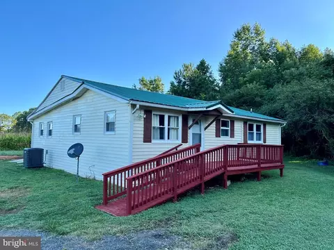 1605 Forest Rd, Warsaw, VA 22572