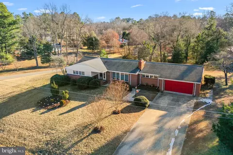 193 Washington Ave, Warsaw, VA 22572