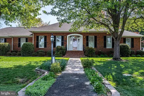 262 College Ave, Warsaw, VA 22572