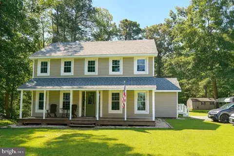 98 Normans Corner Rd, Farnham, VA 22460