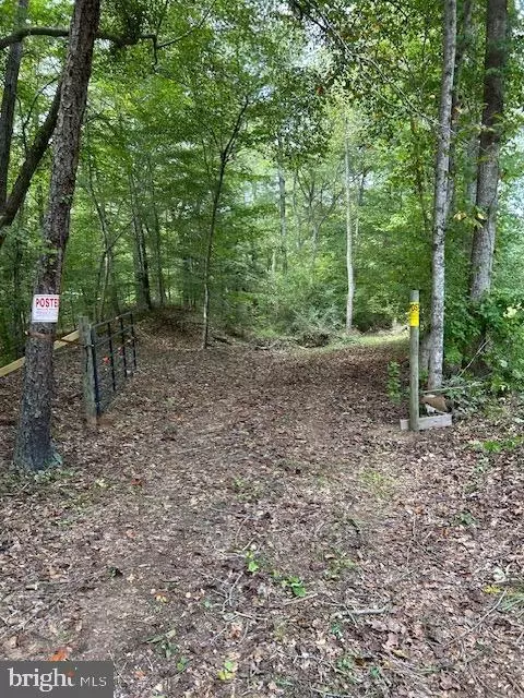 Luttreville Lane, Farnham, VA 22460