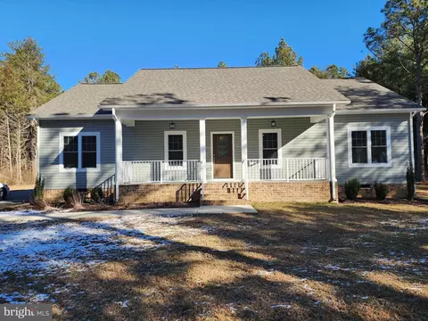 630 Lake View Ter, Warsaw, VA 22572