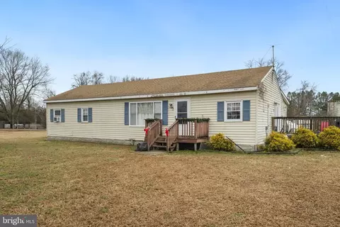 335 Bells Dr, Warsaw, VA 22572