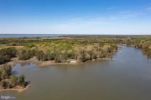529 Morattico Creek Rd, Farnham, VA 22460