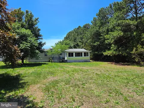 157 Morattico Creek Rd, Farnham, VA 22460