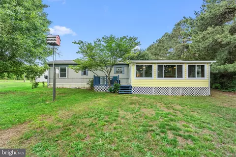 157 Morattico Creek Rd, Farnham, VA 22460