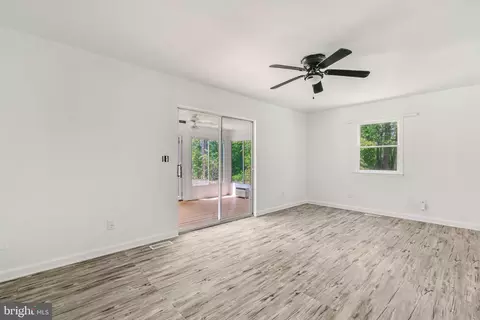 Living - 868 Simonson Rd, Farnham, VA 22460 photo 6 of 7