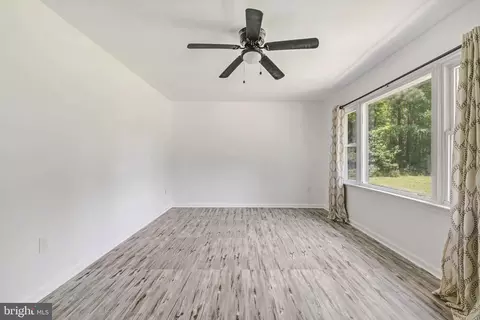 Living - 868 Simonson Rd, Farnham, VA 22460 photo 1 of 7