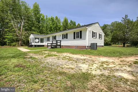 Exterior - 868 Simonson Rd, Farnham, VA 22460 photo 2 of 3