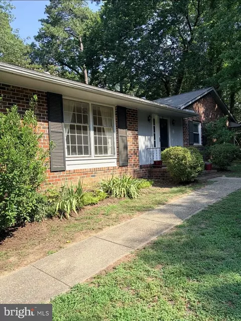 40 Quail Trl, Warsaw, VA 22572