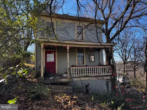 105 Clifford St, Staunton, VA 24401
