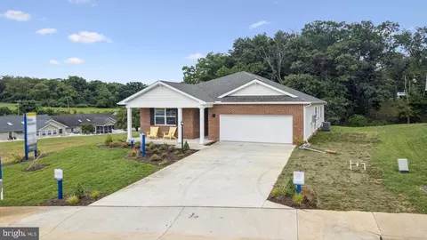 17 River Oak Dr, Staunton, VA 24401