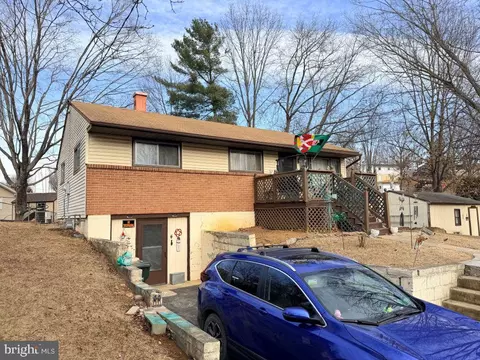 312 Devon Rd, Staunton, VA 24401