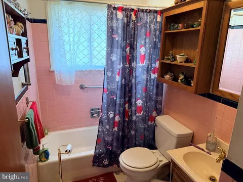 Bath - 312 Devon Rd, Staunton, VA 24401 photo 1 of 1