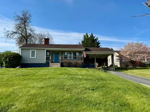 830 New Hope Rd, Staunton, VA 24401