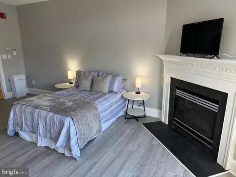Bedroom - 23 E Beverley St, Staunton, VA 24401 photo 2 of 7