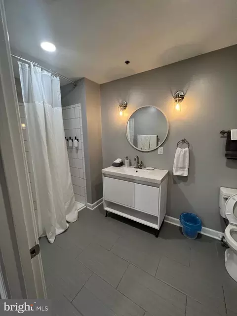 Bath - 23 E Beverley St, Staunton, VA 24401 photo 3 of 10