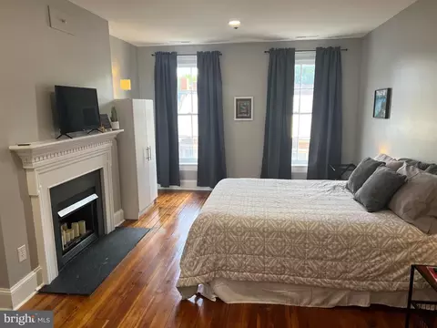 Bedroom - 23 E Beverley St, Staunton, VA 24401 photo 4 of 7