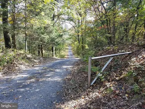 Supinlick Road, Broadway, VA 22815