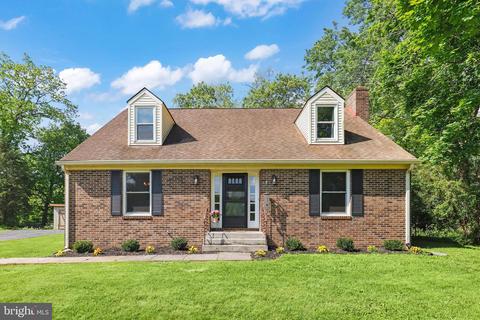 698 Forest View Rd, Edinburg, VA 22824