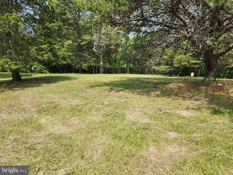 Deloris, Basye, VA 22810