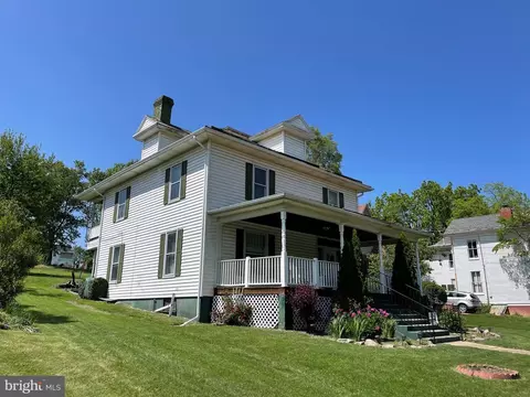 5953 Gospel St, Mount Jackson, VA 22842