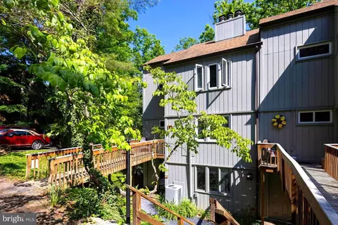 361 The Hl, Basye, VA 22810