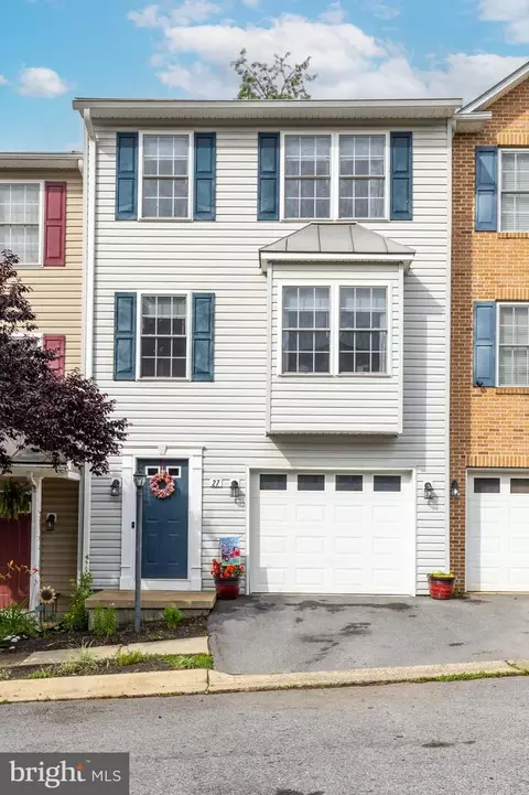 27 Toms Brook Dr, Toms Brook, VA 22660