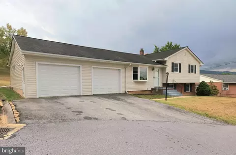 288 Locust Dr, Strasburg, VA 22657