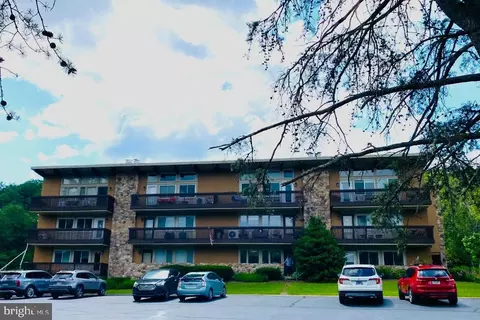 1814 Apt 332 Fairway Dr, Basye, VA 22810