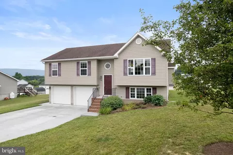 82 Silver Ct, Maurertown, VA 22644
