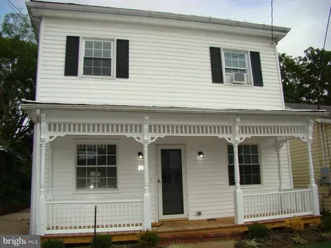 200 N Main St, Edinburg, VA 22824