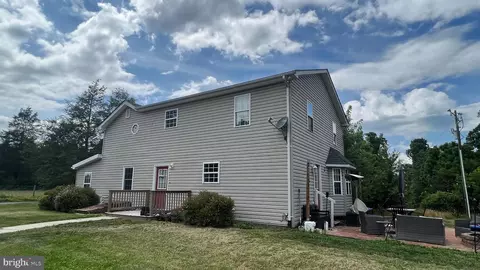 480 Hahns Ln, Toms Brook, VA 22660