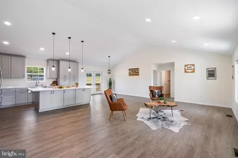 2468 John Marshall, Strasburg, VA 22657