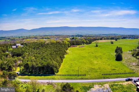 Hamburg Road, Edinburg, VA 22824